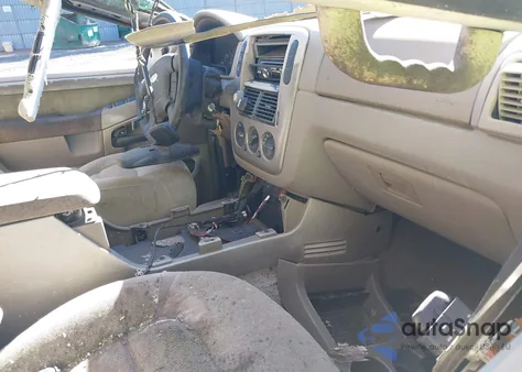 2004 Ford Explorer Nbx/Xlt z USA, uszkodzony, nr VIN 1FMZU73K64UA48579